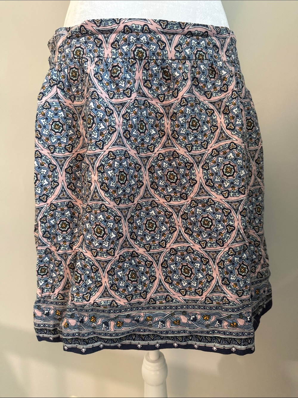 LOFT Pink and Blue Medallion Print Skirt Sz Large
